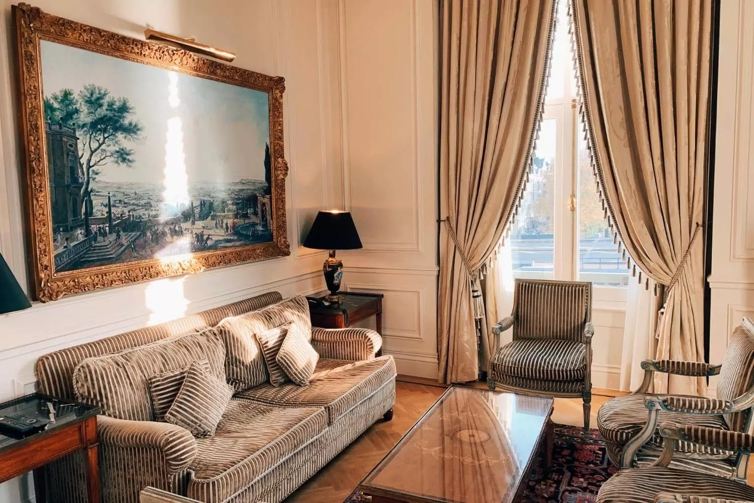 Traditional interior design style example