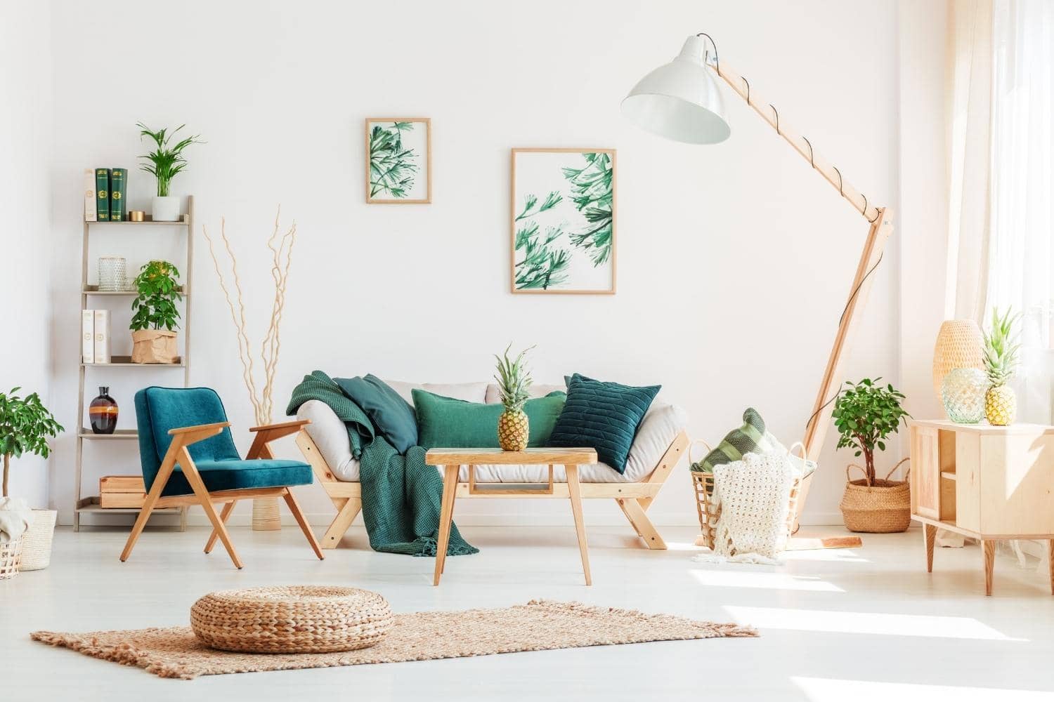 Family room, living room ideas, neutral room with pop of color