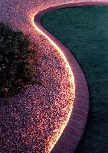 Outdoor landscape lighting