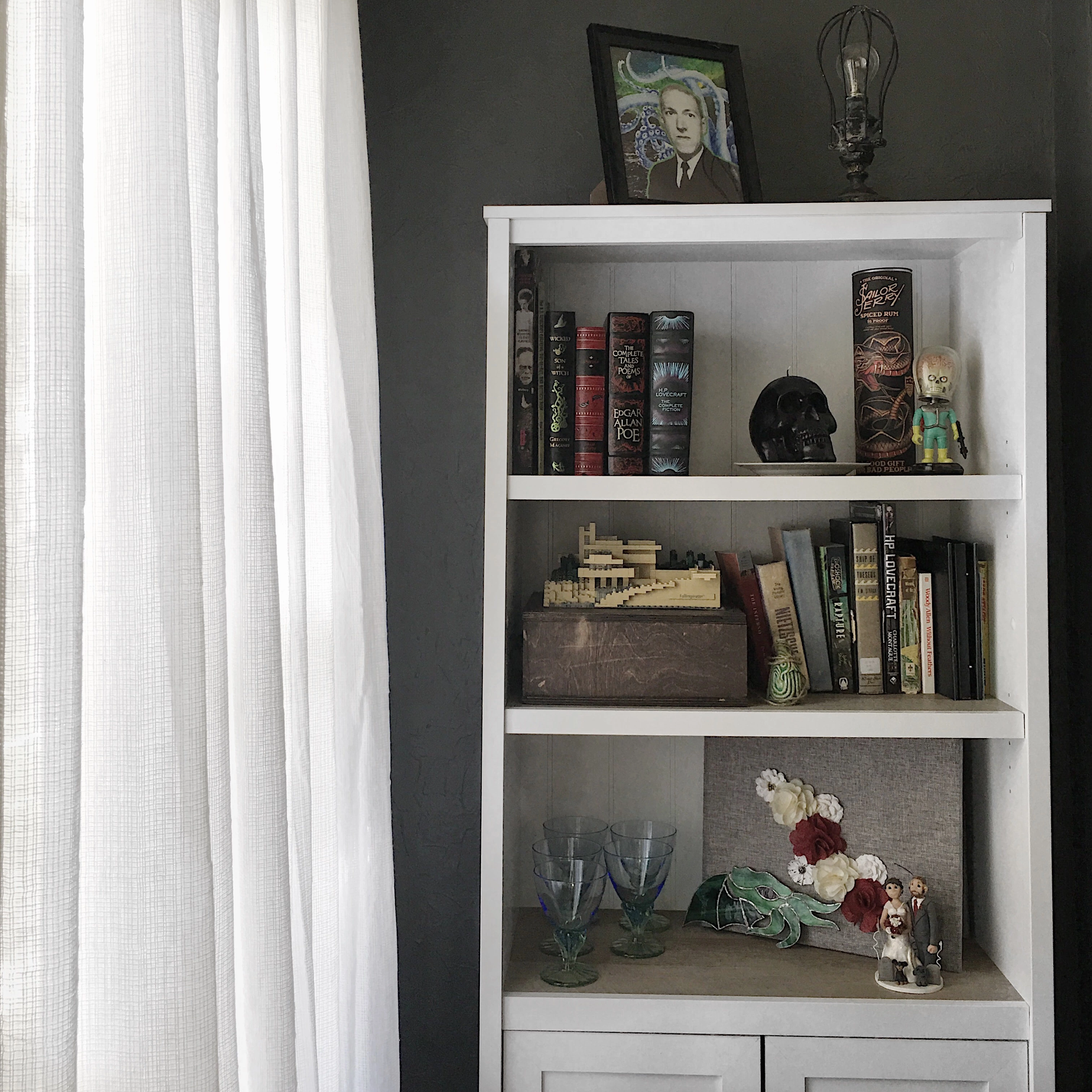 Modern Dining Room - Bookcase 