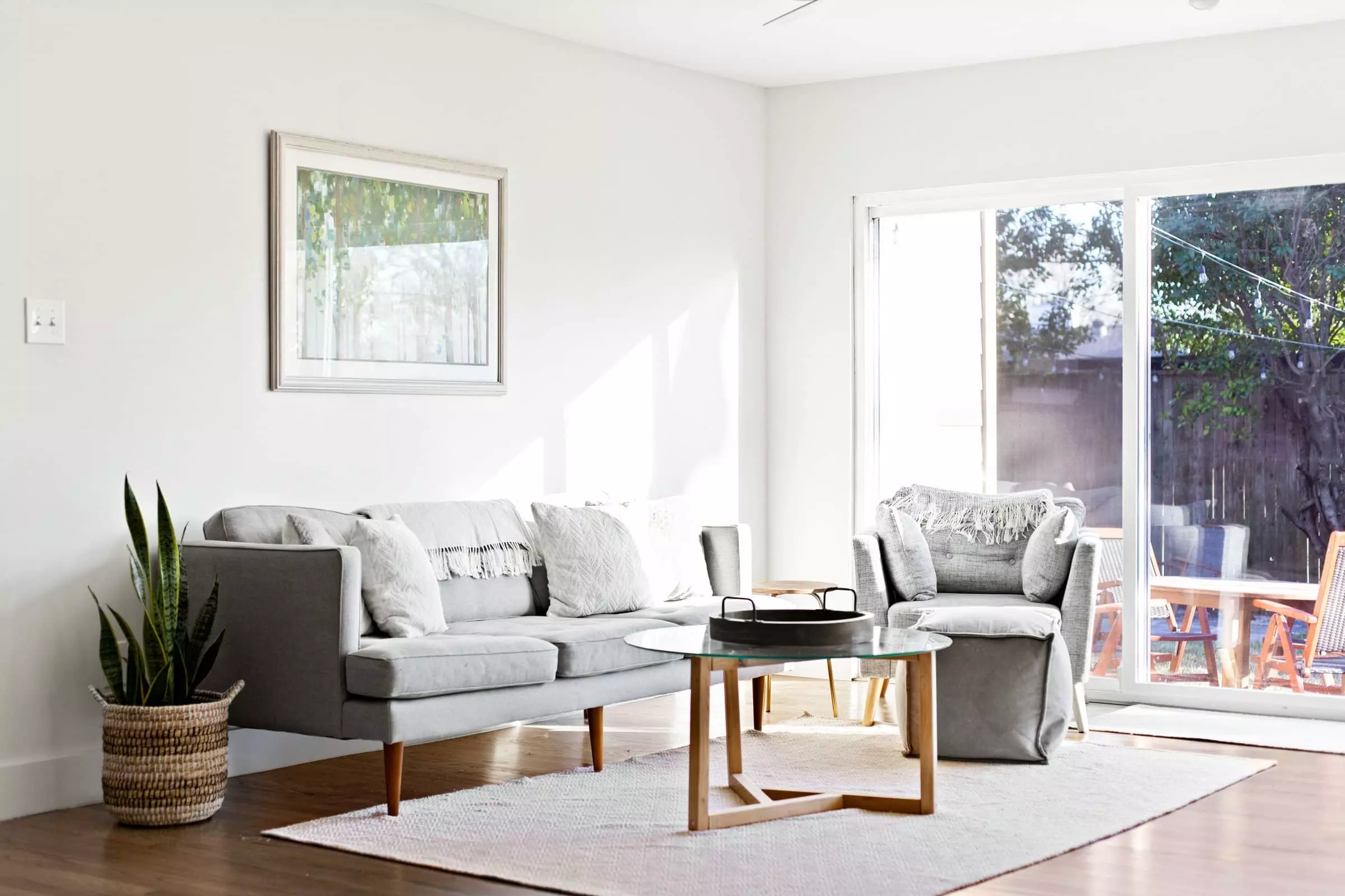 Scandinavian living room interior design example