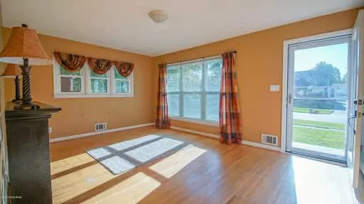 bad example of virtual staging