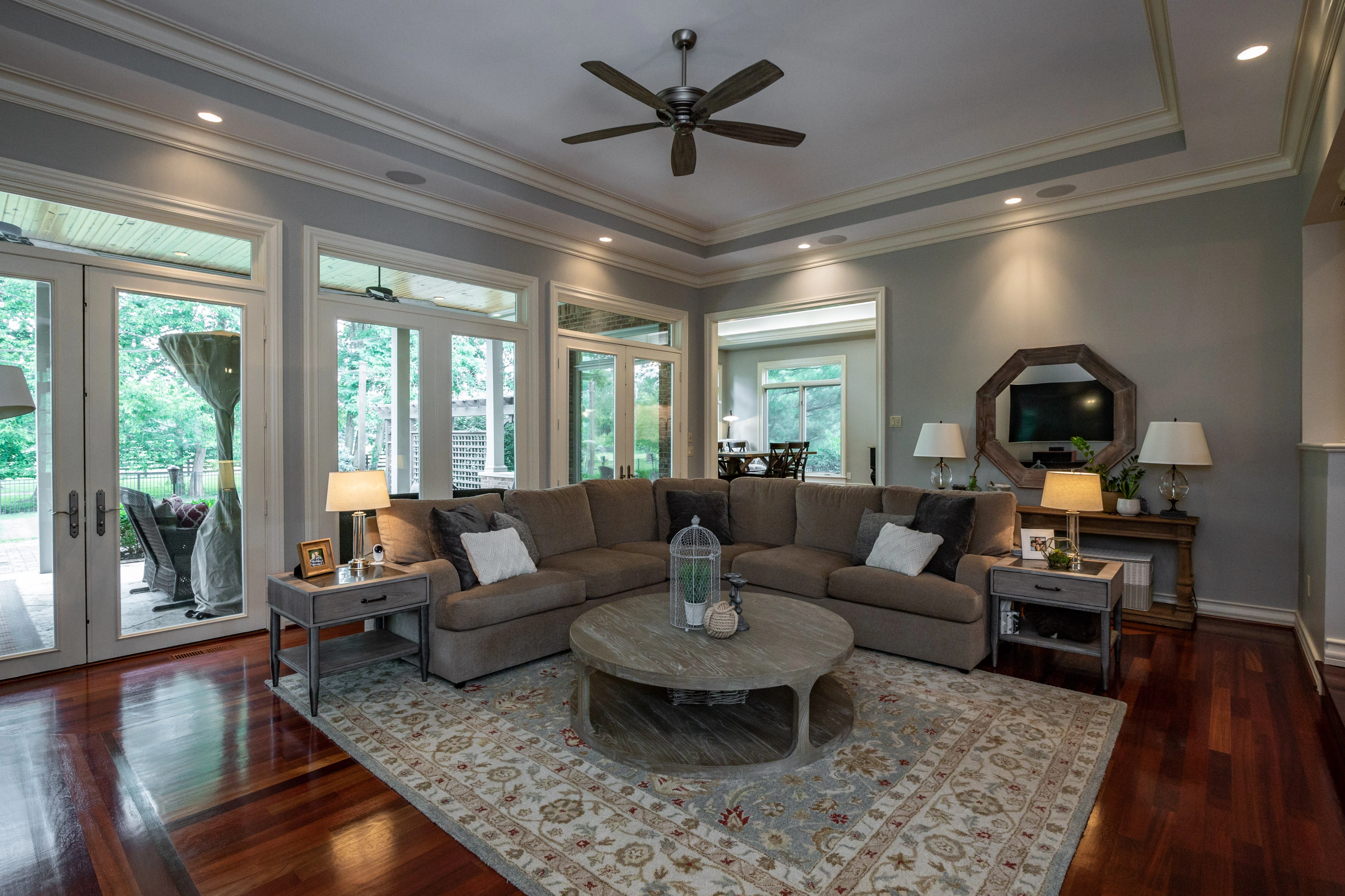 Dark living room before professional home stager
