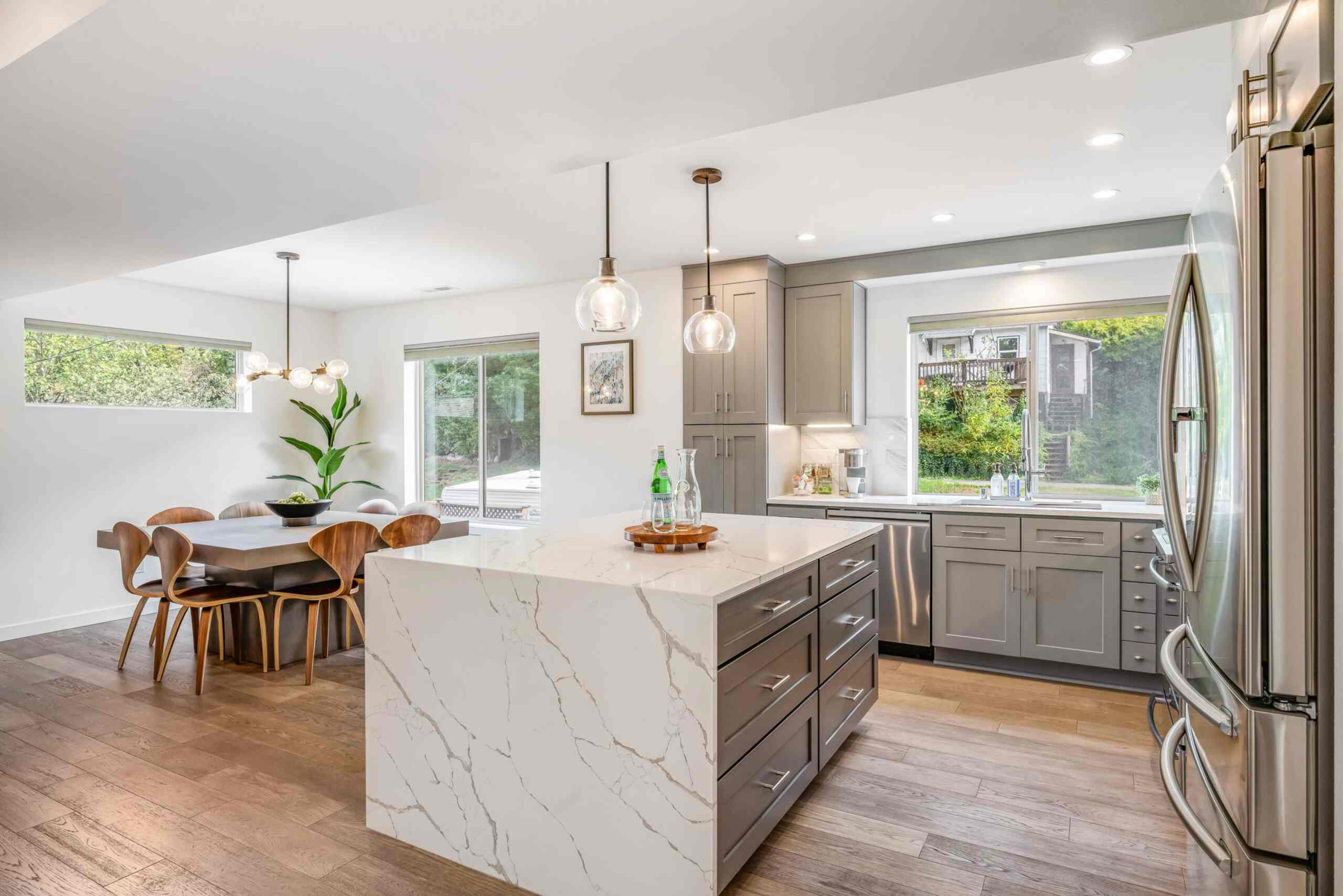 Modern Kitchen and Dining