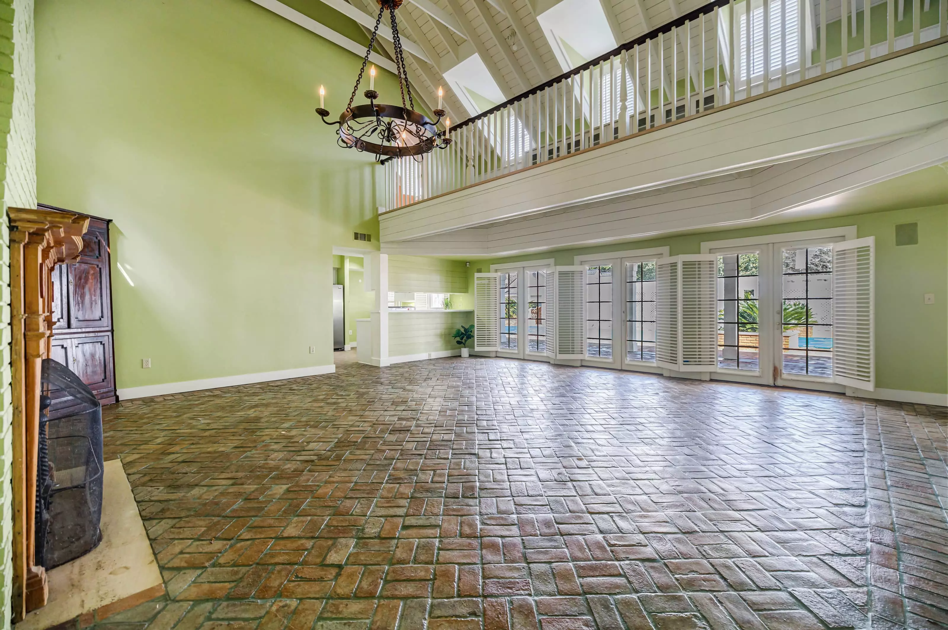 Stuccco virtual staging, tool for listing agent