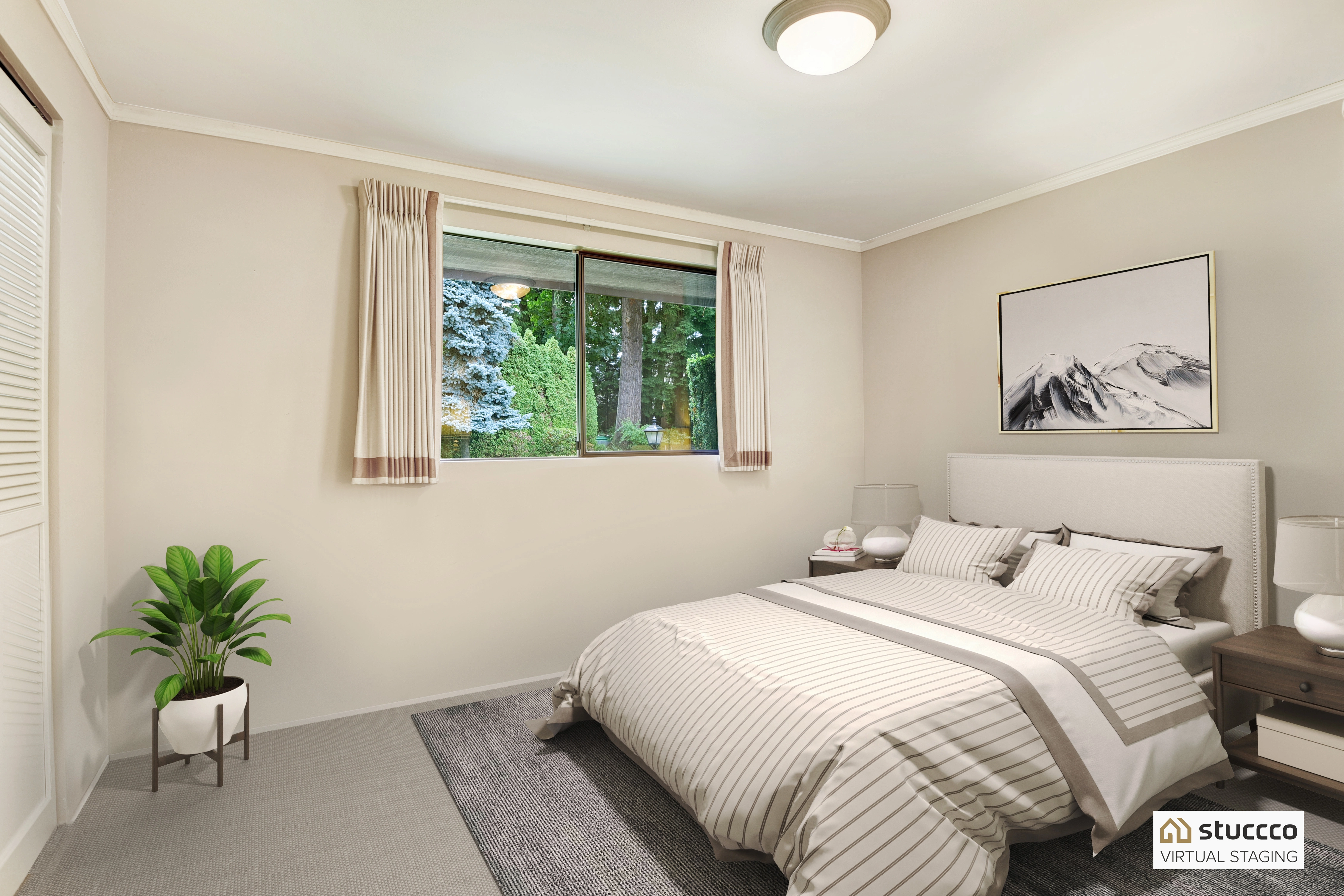 Bedroom before home staging for potential buyer