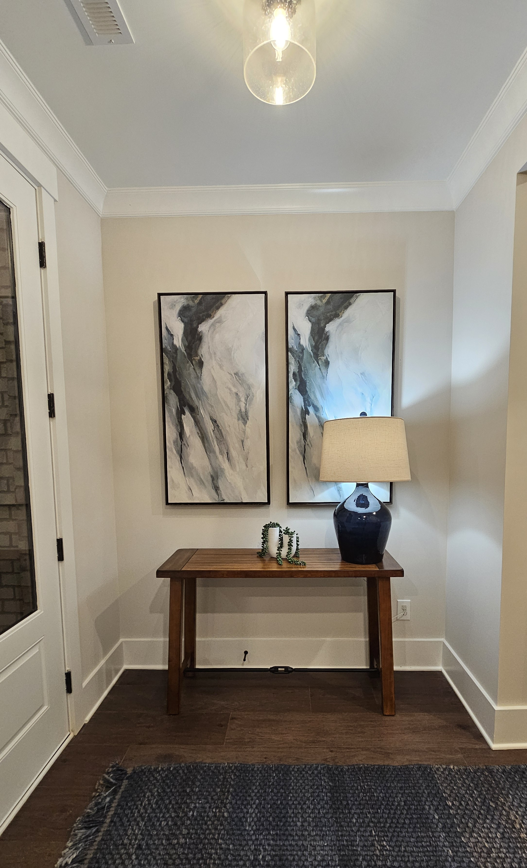 Small Entry nook
