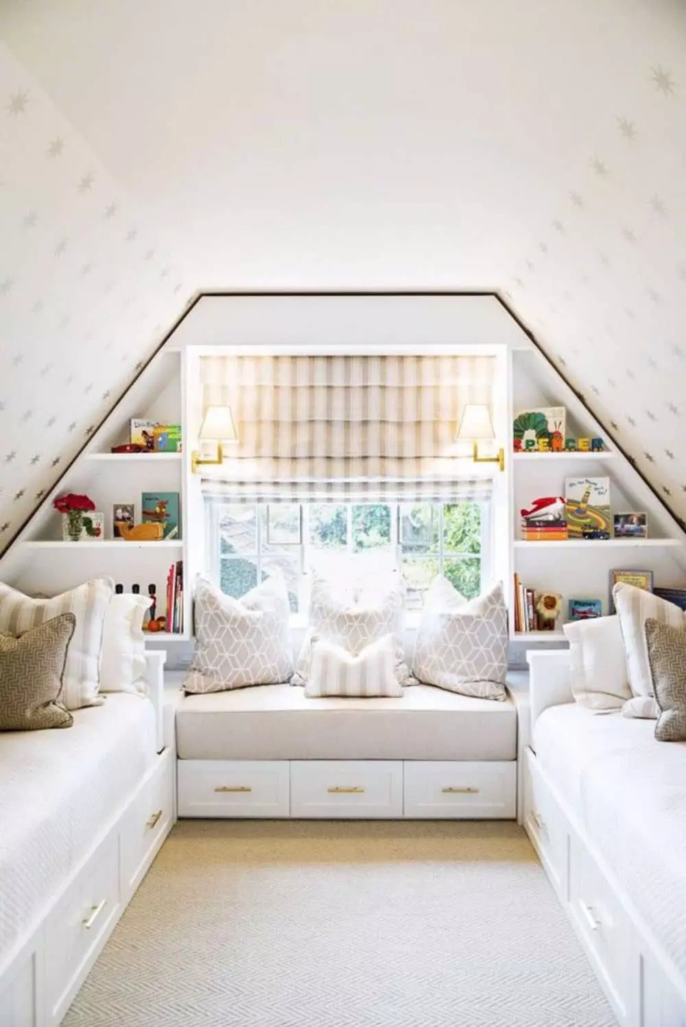 Small bedroom with sloped ceilings, design layout