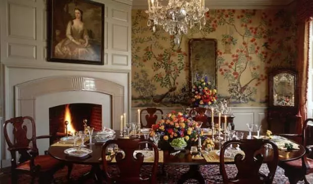 Colonial traditional interior design style example