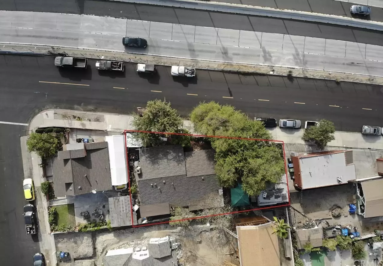 Aerial photography example in real estate listing
