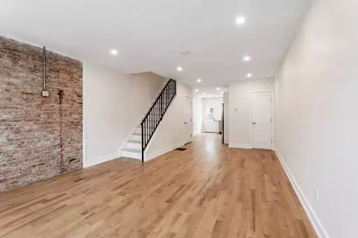 empty spaces are poor listing photos, before virtual home staging