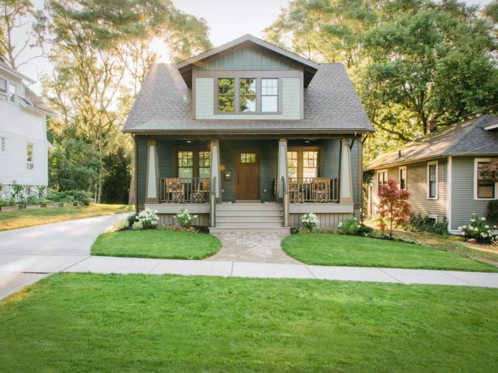 Craftsman home exterior example